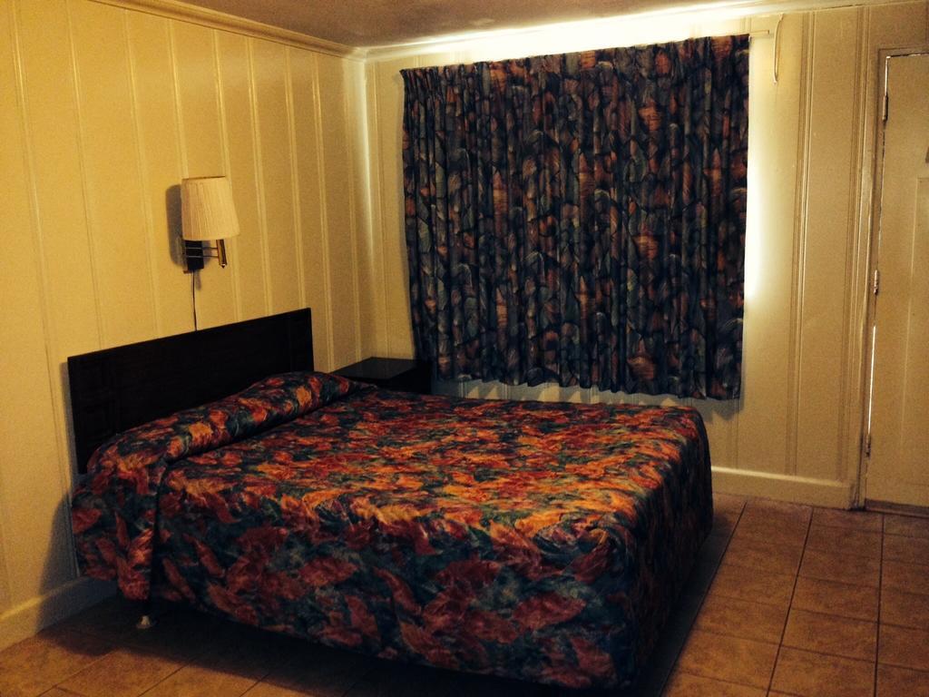 Blue Coral Motel Virginia Beach Room photo